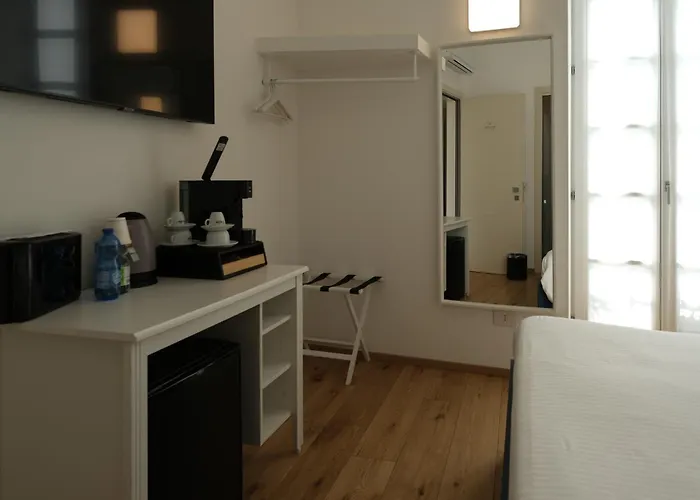 Alberti Hotell Mandello del Lario